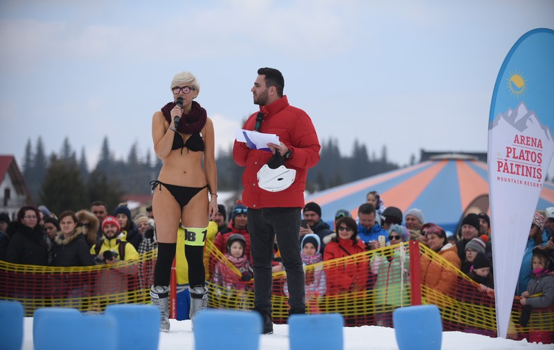 FOTO | Frumoase și curajoase! A fost spectacol pe pârtie la Arena Platoș, acolo unde 14 fete au participat la Bikini Race