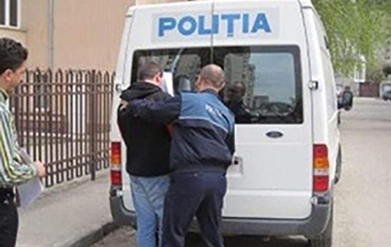 Bunică de 83 de ani,  batjocorită de un recidivist care i-a spart ușa în toiul nopții