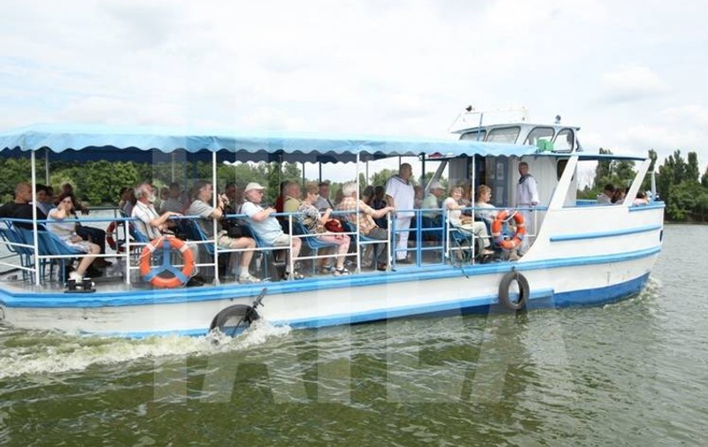 Plimbări gratis cu voporaşul pe Lacul Herăstrău, în week-end