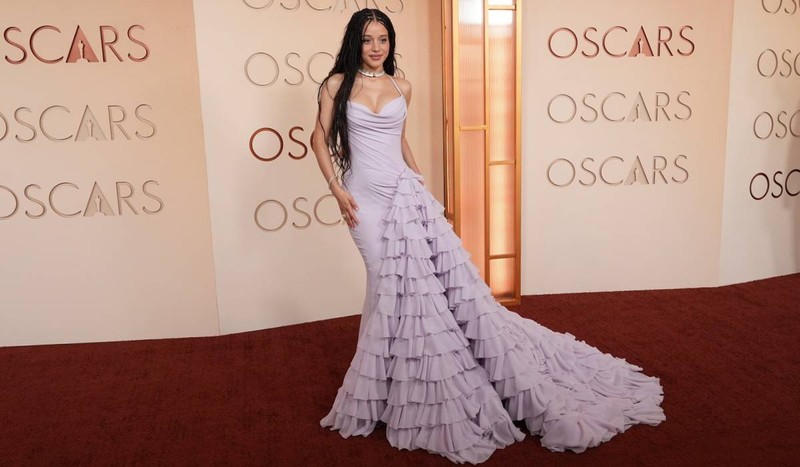 Chase Infiniti și-a câștigat un loc pe lista celor mai bine îmbrăcate cu o rochie lavandă cu o fustă din tul stratificată de la Louis Vuitton. Foto: Profimedia Images