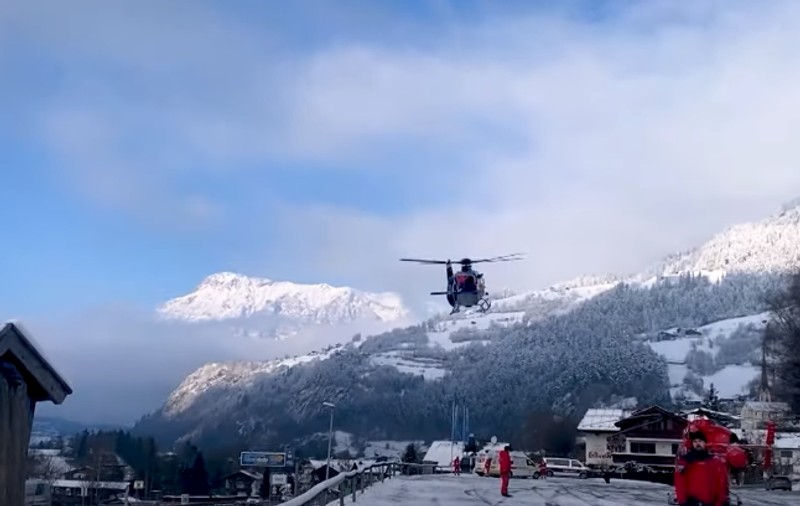 Patru oameni grav răniți după ce o telegondolă s-a prăbușit, în Austria. Un copac a căzut pe cabluri