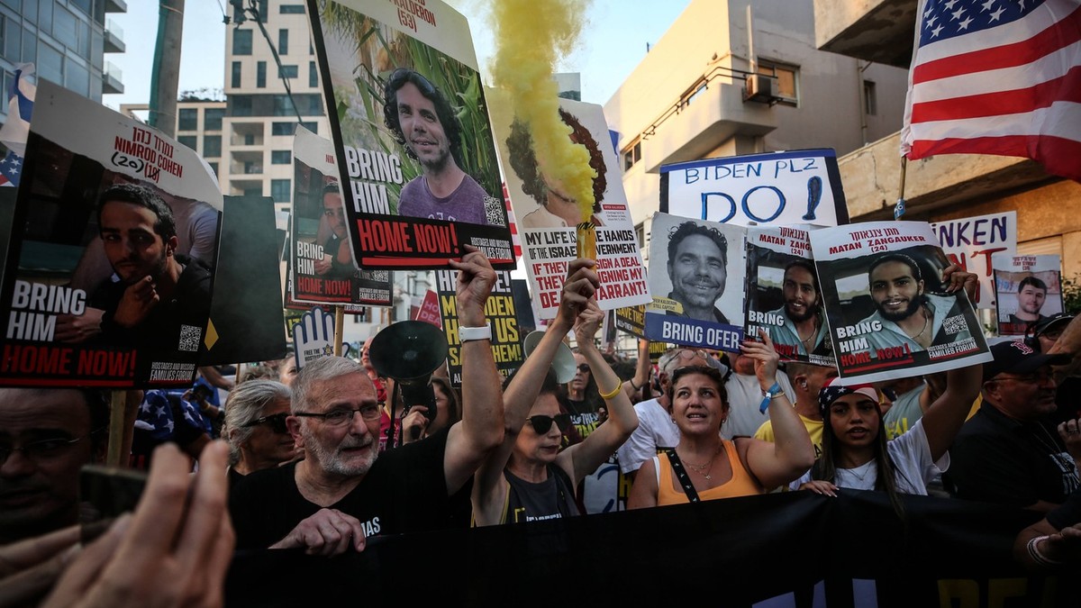Manifestație a familiilor ostaticilor în timpul vizitei lui Antony Blinken la Tel Aviv Foto: Profimedia