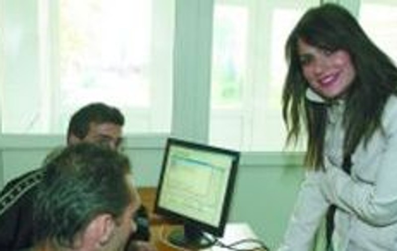 Amprentaţi la intrarea în cămin