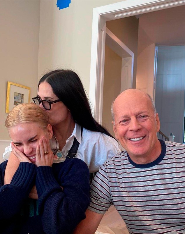 Demi Moore, noi dezvăluiri emoționante despre lupta lui Bruce Willis cu demența. Actrița e alături de fostul ei soț: „Asta faci pentru oamenii pe care îi iubești”