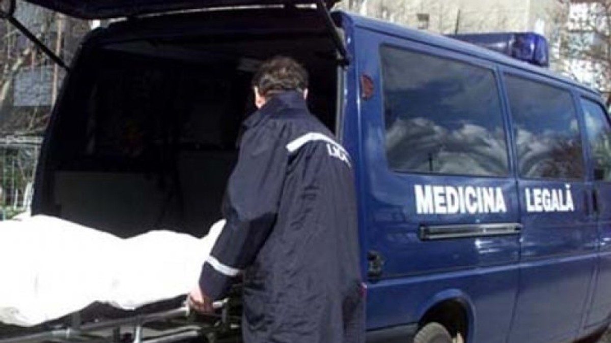A ținut cadavrul iubitului în casă crezând că acesta doarme