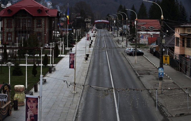 Cel mai circulat drum din România, liber în zi de weekend, în timpul stării de urgență. 45 de minute Nistorești - Predeal!