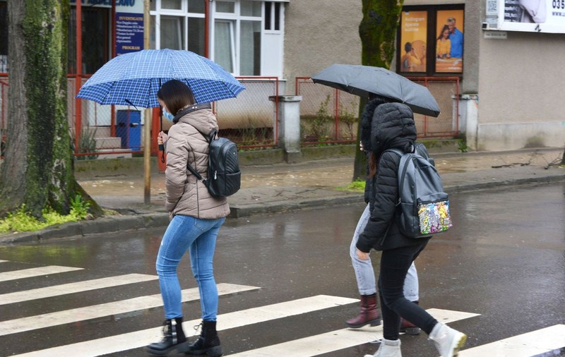 Vremea se răcește brusc de sâmbătă, în toată țara. Temperaturi maxime de 8 grade în București
