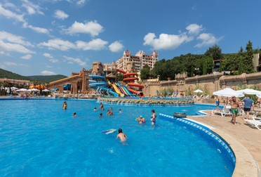 Majoritatea hotelurilor din Bulgaria au piscine și locuri speciale de joacă pentru copii. Foto: Shutterstock