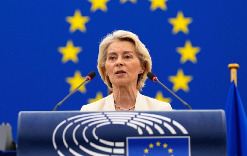Președinta Comisiei Europene, Ursula von der Leyen, ține discursul privind Starea Uniunii Europene la Parlamentul European din Strasbourg, Franța, miercuri, 16 septembrie 2026.