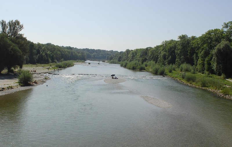 Un prahovean beat a murit înecat după ce a vrut să verifice cu cât a crescut nivelul apei unui râu