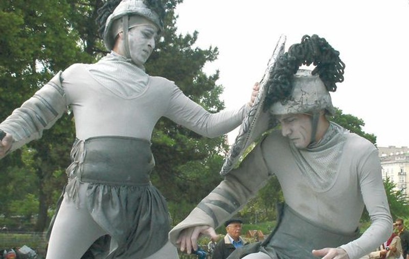 Teatrul se mută în parc