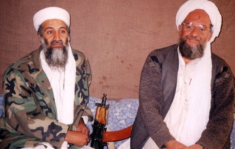Osama bin Laden (stânga), alături de un alt terorist notoriu, consilierul său Ayman al-Zawahiri Sursa foto: GettyImages