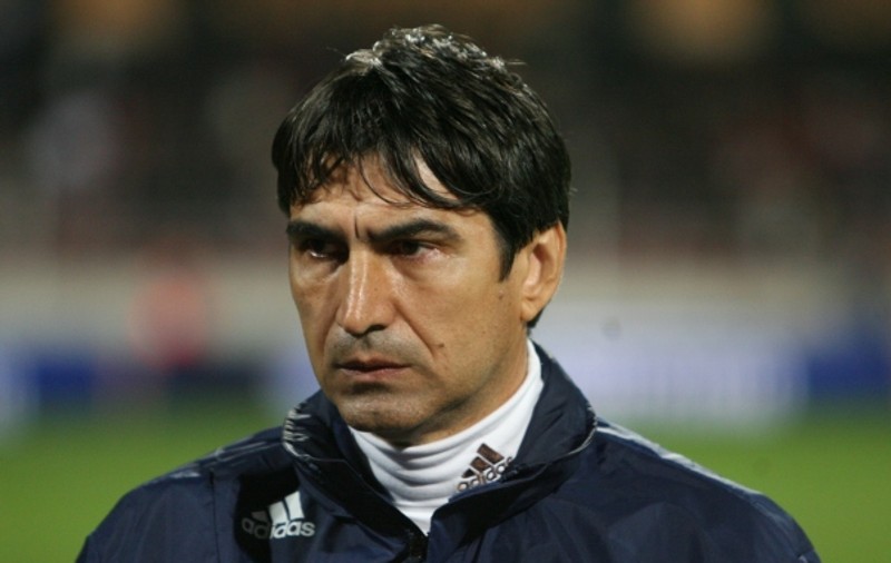 Fanii Universităţii Craiova îl acuză pe Piţurcă că l-a dus pe Bărboianu la Dinamo