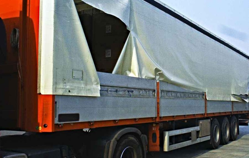 11 șoferi români de TIR au speriat Franța, jefuiau alte camioane, în parcări. Răzvan a recunoscut totul