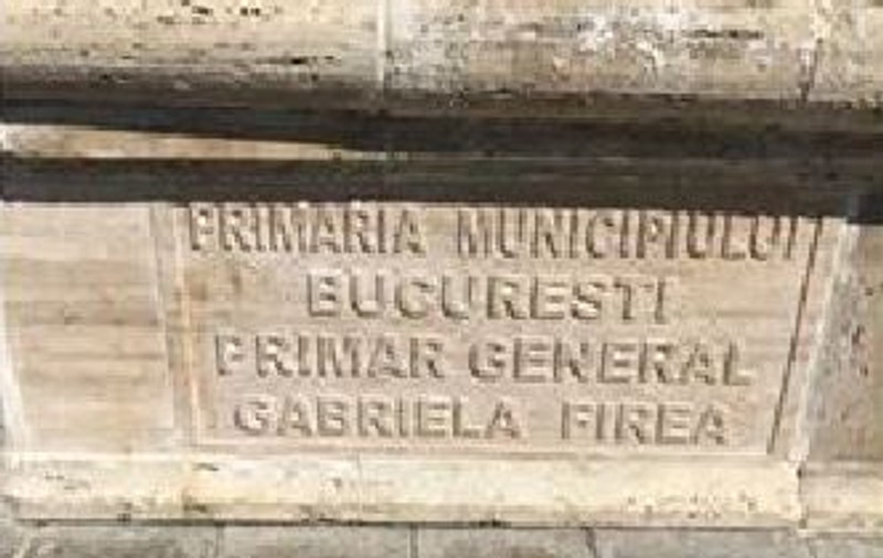 Gabriela Firea și-a sculptat numele pe fântânile reinaugurate! - FOTO