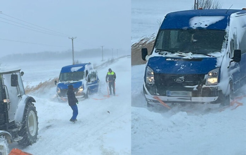 Ambulanță blocată în zăpadă, în Vrancea. Intervenția, îngreunată de un șofer care și-a abandonat duba în mijlocul drumului