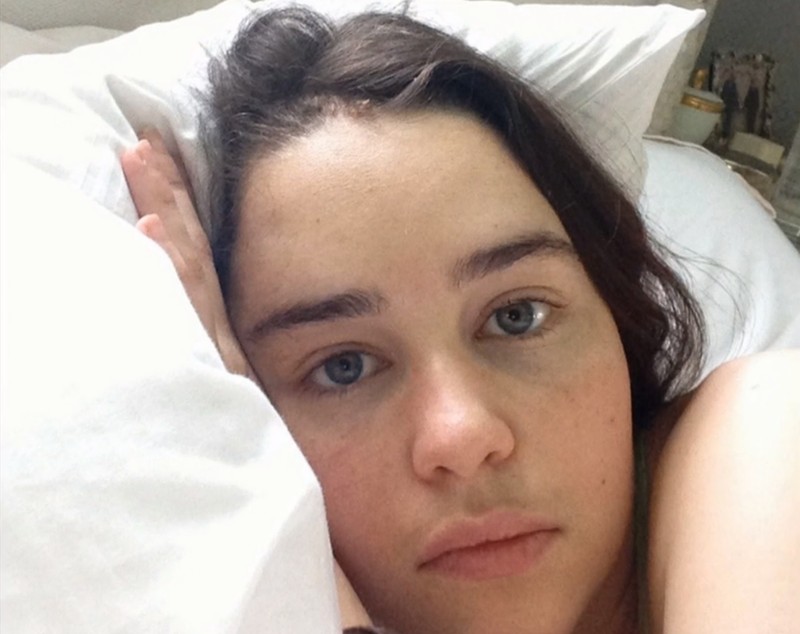 FOTO | Emilia Clarke, din Game of Thrones, imagini de pe patul de spital după operațiile pe creier la care a fost supusă