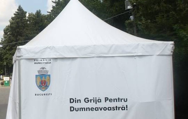 Primele corturi anticaniculă, montate de marţi în Capitală