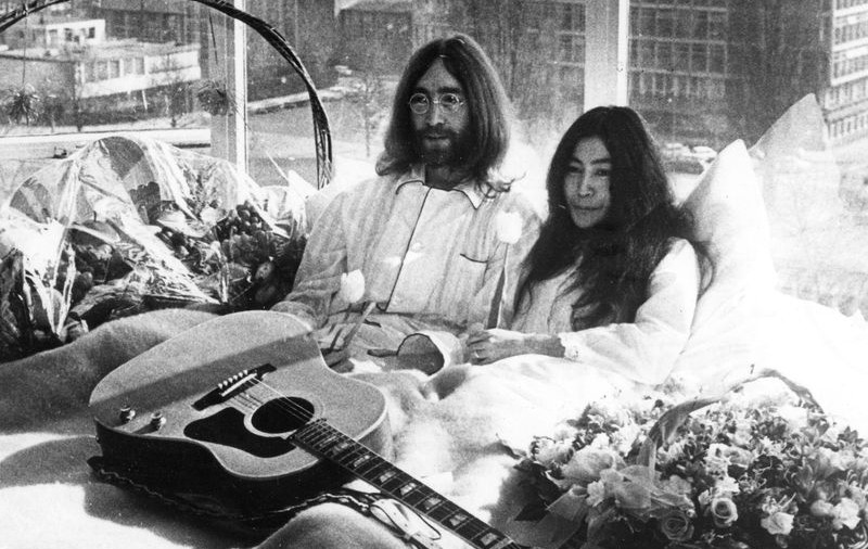 John Lennon ar fi împlinit astăzi 70 de ani 