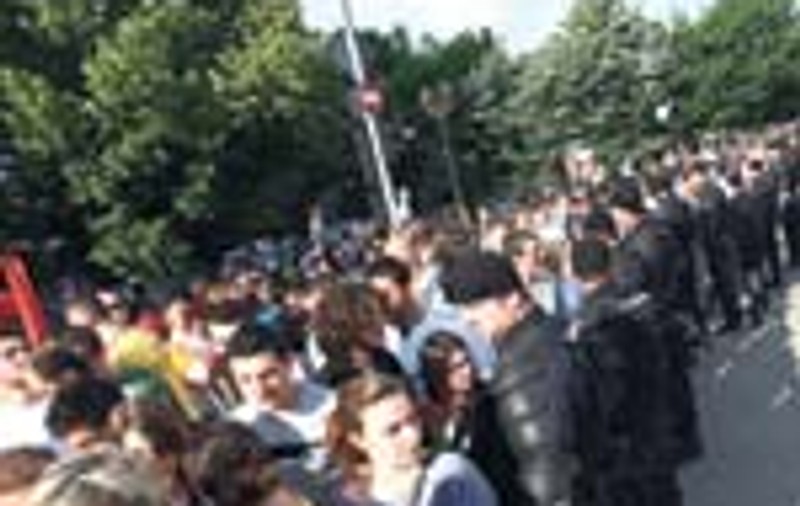 Parada gay, pazita de 1.200 de jandarmi