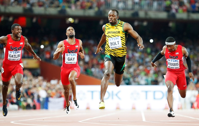CM DE ATLETISM! ”Regele” n-a murit! Usain Bolt și-a păstrat titlul suprem în proba de 100 m, după ce era să rateze marea finală! ^Americanul Justin Gatlin l-a speriat de moarte pe supercampionul jamaican! VIDEO