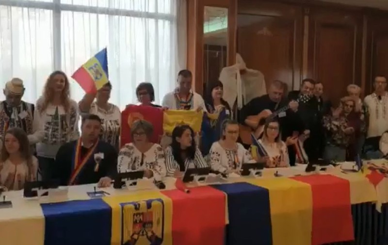 Cum sunt întâmpinați alegătorii într-o secție de votare din Madrid. "Ieși și-ți apără pământul, vorbește că ai cuvântul / A-nceput să clocotească mămăliga românească"