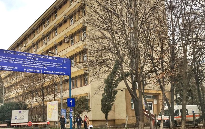 Un medic chirurg din Bacău, internat la Terapie Intensivă, după ce s-a tratat acasă împotriva coronavirusului. Reacția managerului spitalului