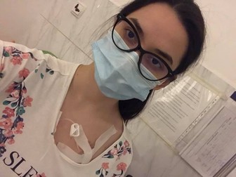 Melisa Varga se luptă și ea cu o boală cumplită. Foto: Facebook