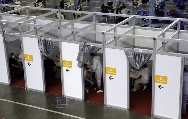 După Germania, și Olanda suspendă vaccinarea cu AstraZeneca a celor sub 60 de ani