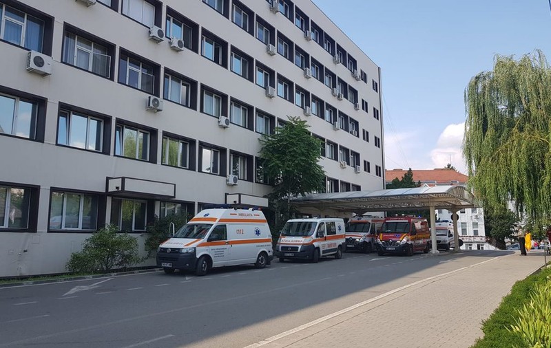 Caz șocant la Arad: un cioban a ajuns la spital cu viermi ieşind din corp. Bărbatul a decedat după câteva ore