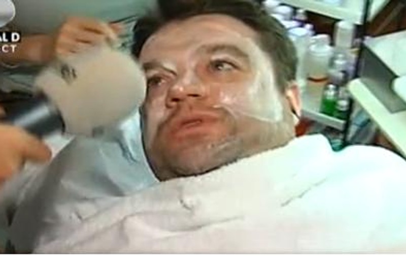 Andrei Duban şi viitoarea lui mireasă s-au relaxat la un salon din Bucureşti