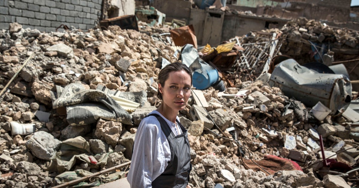 Angelina Jolie a vizitat orașul Mosul după eliberarea de sub ISIS