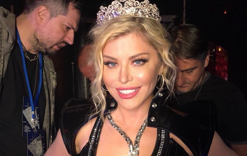 Cum a fost Loredana Groza în prima zi de școală. Mama ei i-a fost învățătoare