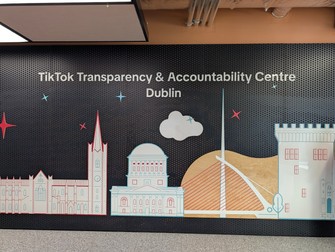 Imagine din sediul TikTok Dublin, de la European Trust and Safety Forum 2025.