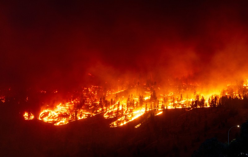 Incendii devastatoare în Canada. Zeci de mii de oameni fug din calea flăcărilor. A fost declarată stare de urgență în British Columbia. VIDEO