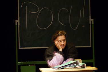 Imagine din timpul spectacolului „ACROBAȚII – 7 zile din viața unor profesori de țară” Foto: Andra Tarara