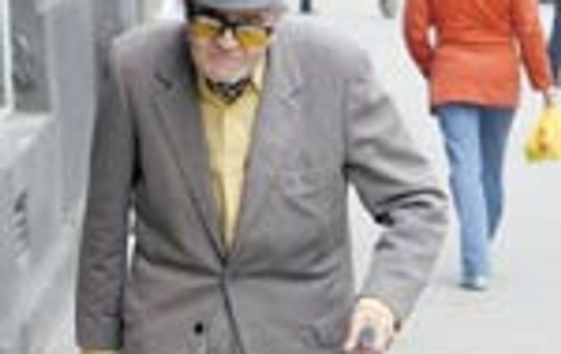 Gica Petrescu s-a trezit cu pompierii in casa