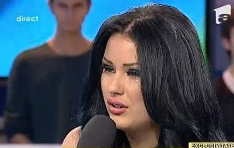 LOVITURĂ GREA PENTRU DANIELA CRUDU! PĂRINŢII EI DIVORŢEAZĂ!