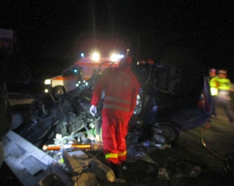 UPDATE: Accident înfiorător în Bistrița-Năsăud. Acul kilometrajului s-a oprit la peste 200 km la oră! La volan ar fi fost adolescentul de 15 ani