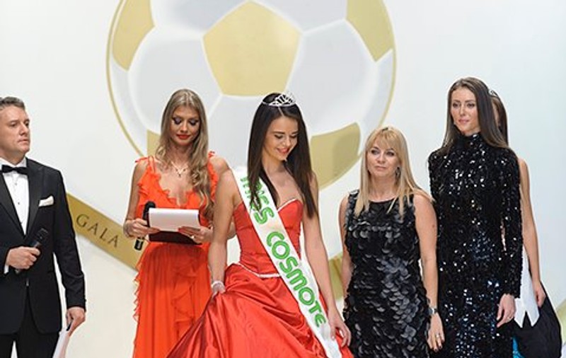 Nausica Mircea şi-a prezentat creaţiile la Miss România 2011