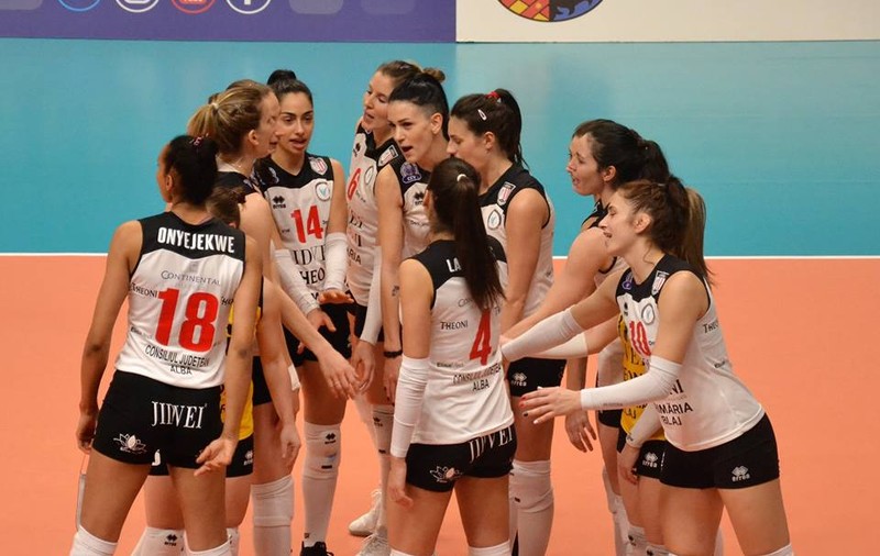 CSM Volei Alba-Blaj a câştigat derby-ul campionatului de volei feminin