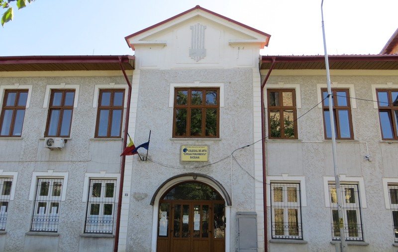 Profesor luat la bătaie în fața elevilor, la Suceava. De ce era supărat părintele agresiv
