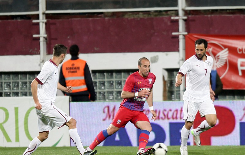 VIDEO / ARDE Giuleştiul! Cele mai tari momente de la meciurile Rapid - Steaua