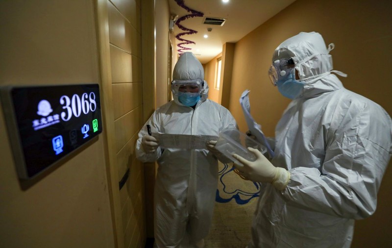 Furie în China: un copil cu dizabilități a murit, singur acasă, după ce tatăl său a fost internat cu coronavirus