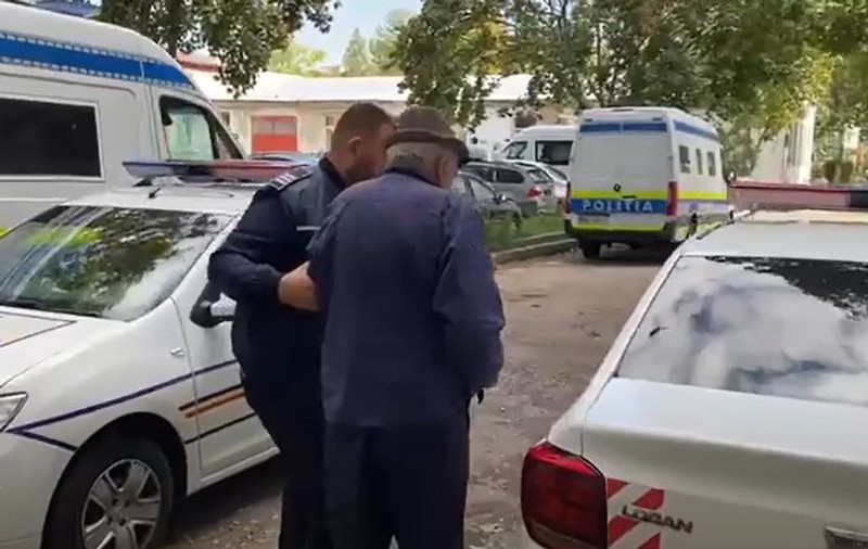 Două fete din Dolj în vârstă de cinci ani, agresate sexual de un bărbat de 72 de ani. Individul a fost reținut