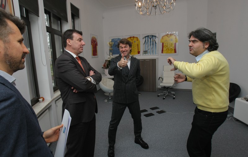 Daniel Prodan, incident incredibil! Vameșii români i-au ”reținut” ceasul făcut cadou de UEFA! EXCLUSIV