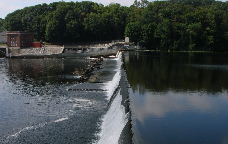 România a început să importe energie pentru a acoperi consumul la orele de vârf. Seara apelăm la vecini din cauza scăderii producției hidro
