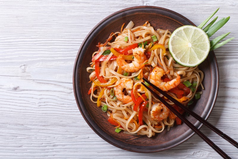 Mâncaruri pe care să le încerci în Thailanda - Pad Thai