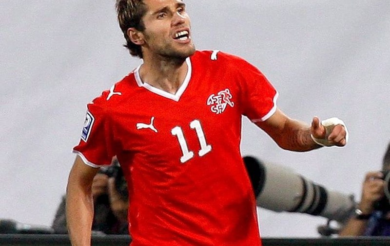 Elveţienii răsuflă uşuraţi! Behrami revine la antrenamente