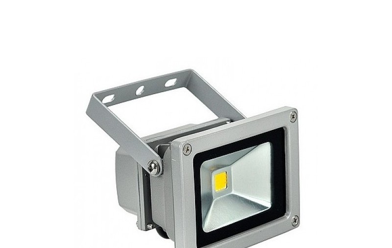 (Publicitate) Ce sunt proiectoarele LED și unde pot fi folosite aceste corpuri de iluminat?